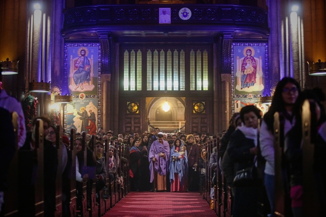 Hristiyan alemi Noel'i kutluyor